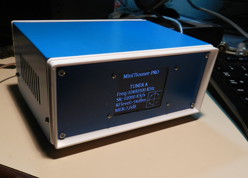 Boitier bleu avec MiniTiounerPro et LCD vue avant_.jpg